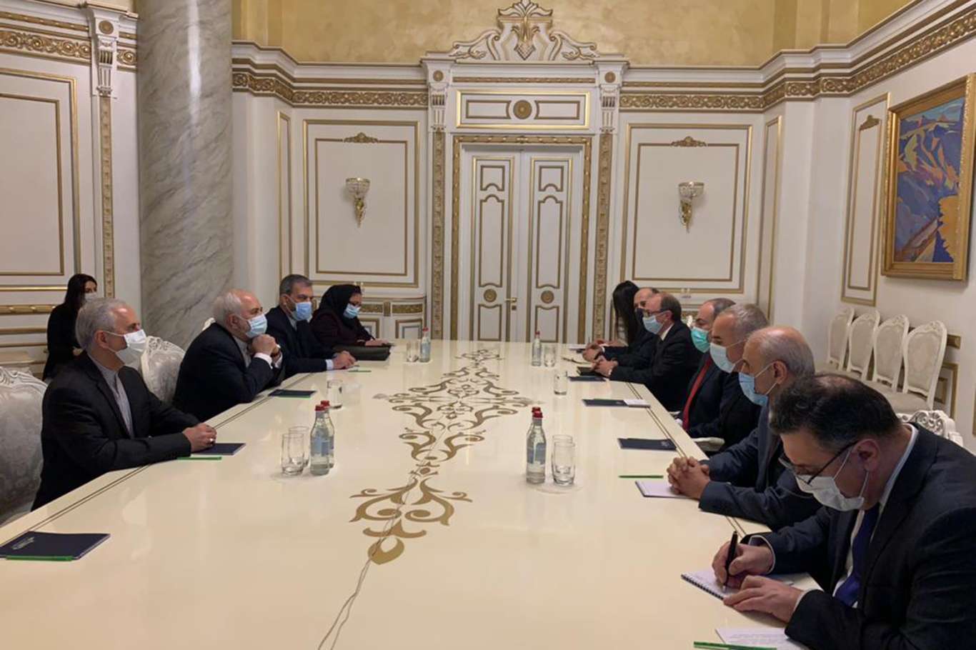 Iranian Foreign Minister Zarif meets with Armenian PM in Yerevan